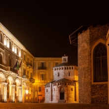 Biella, piazza Duomo notturno